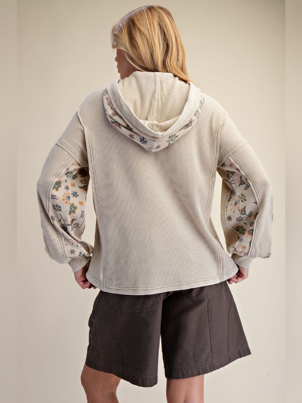 Easel PLUS Lt Khaki Floral Patch Thermal Washed Pullover Hoodie - Picture 3 of 4